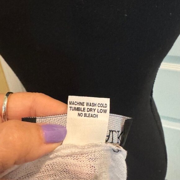 Talk of the Walk Italian Sparkle Button Sleeve Top, Size M NWT - Picture 8 of 9